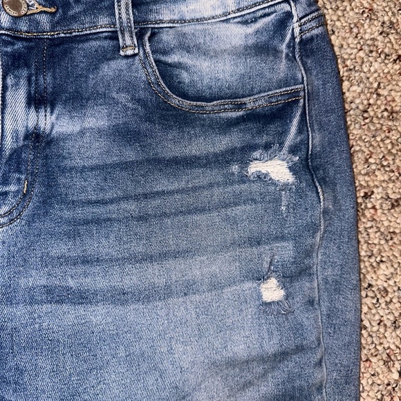 KanCan Women's Mid-Rise Ankle-Skinny Blue Distressed Jeans. Size 31 - Picture 5 of 9